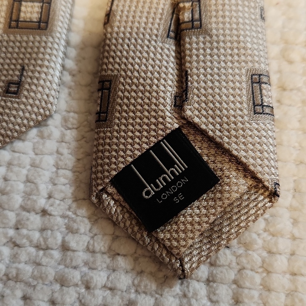 Alfred Dunhill London  silk nectie